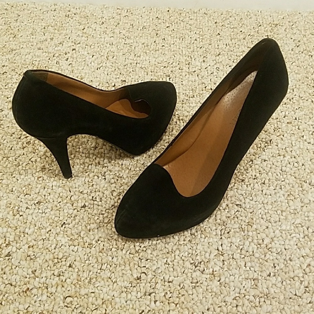 CYNTHIA ROWLEY Black Suede Size 8.5 Heels